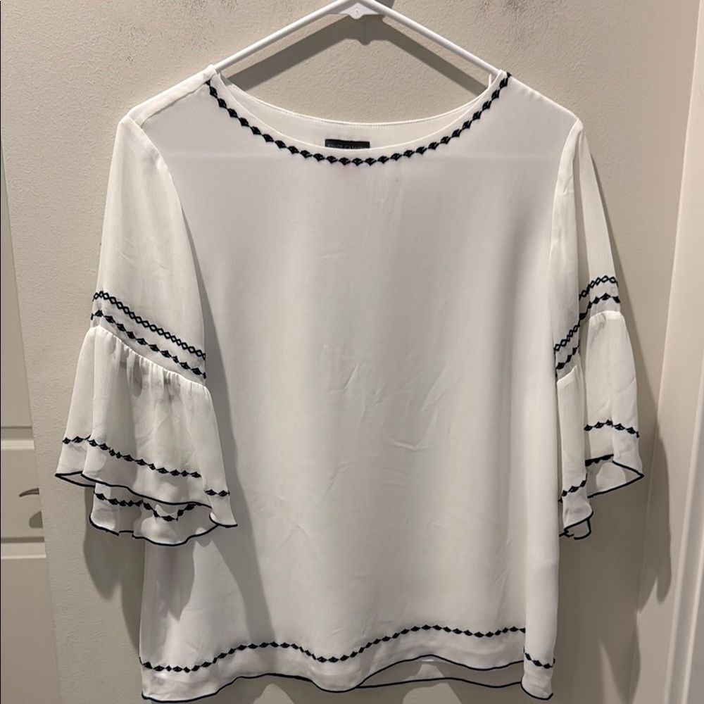 Vince Camuto Elegant White Blouse with Navy Blue Trim size small